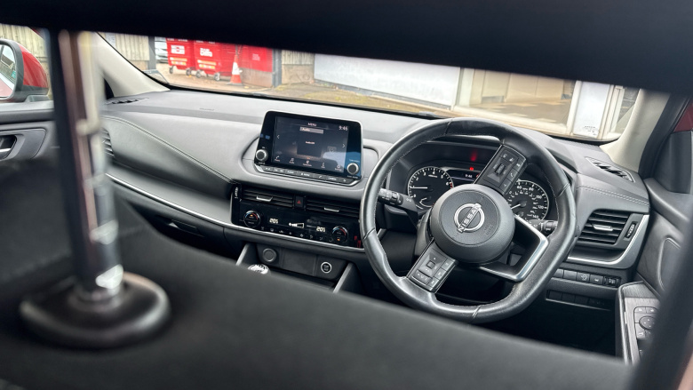 Nissan Qashqai 1.3 DiG-T MH Acenta Premium 5dr Petrol Hatchback